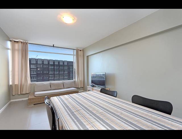 2 BEDROOM APARTMENT TO LET IN WYNBERG
